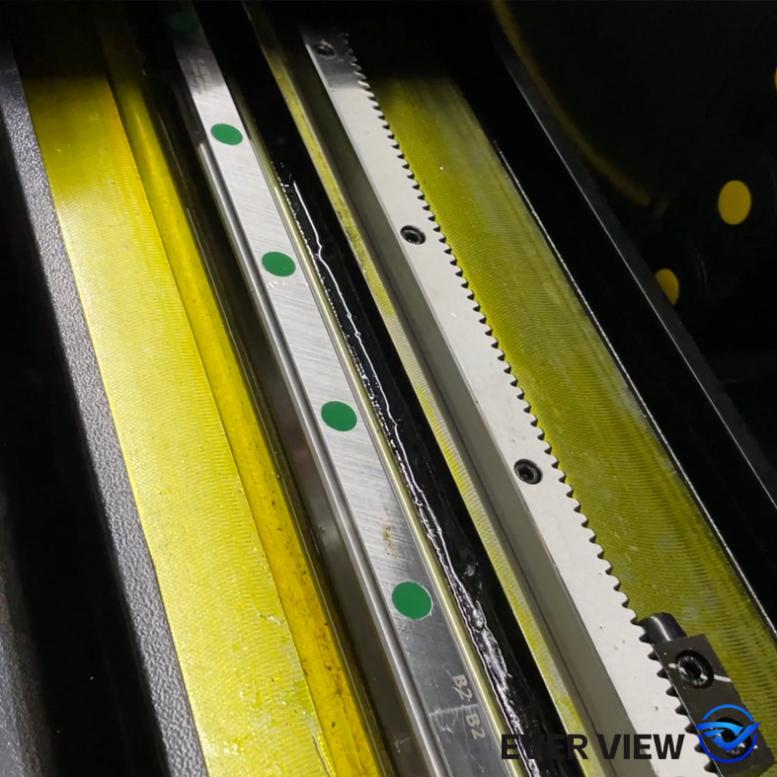 ما هي النقاط الأساسية للصيانة اليومية لآلات القطع بالليزر؟ تعلمك EVER VIEW Machinery كيفية إطالة عمر خدمة معداتك.